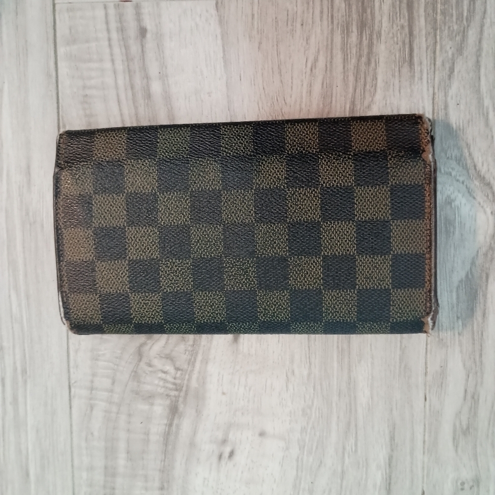 Louis Vuitton Damier Ebene Sarah Wallet - Picture 2 of 15